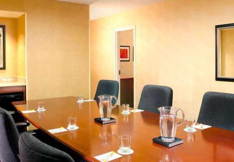 Courtyard Chicago Arlington Heights/south 3*